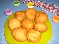 Petits pains frits farcis aux calamars